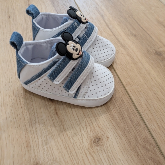 Mickey Mouse Baby Shoes - Picture 6 of 6